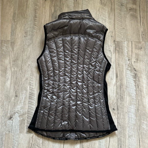 Calvin Klein Performance Vest - Picture 3 of 3